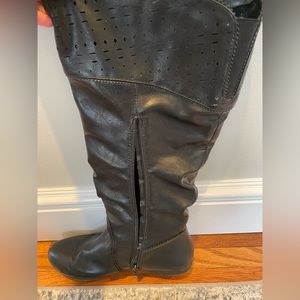 Tall Black Boots-Size 8-Super comfortable and wide calf!